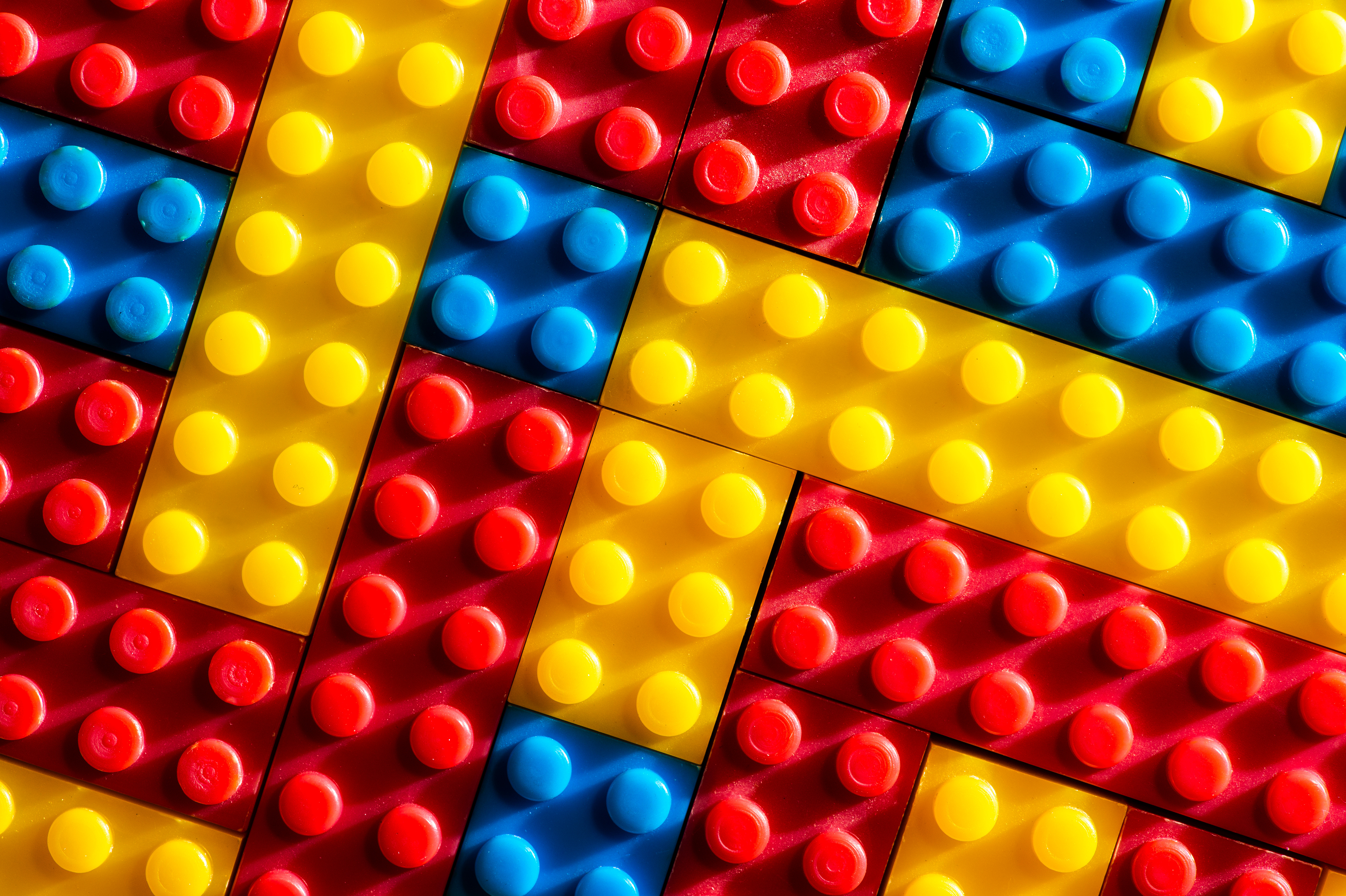 red yellow and blue legos